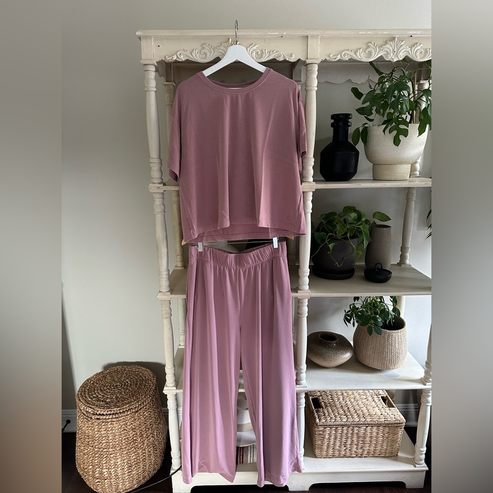 Cozy Earth Modern Modal Set in Antique Rose (L)